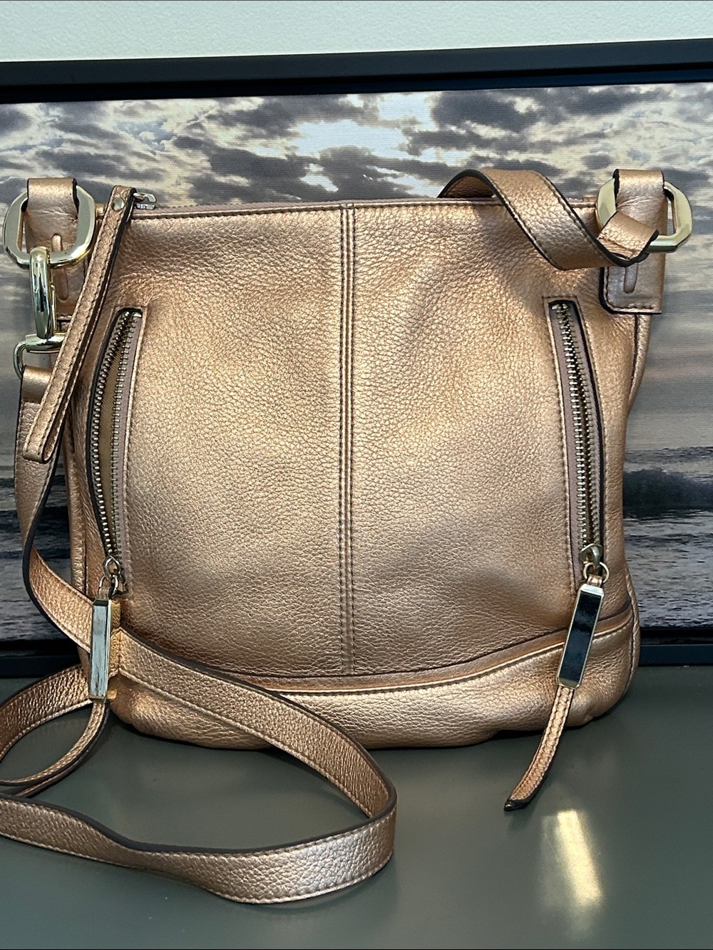 B. Makowsky Metallic Rose Gold All Leather Crossbody Bag. EUC
